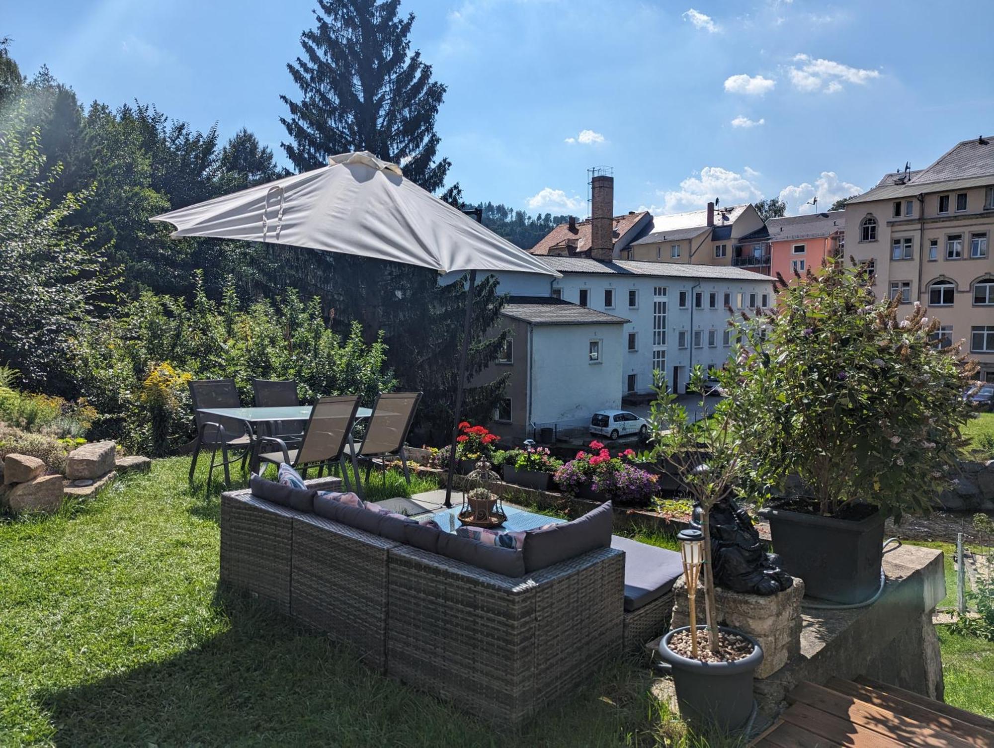 F1 - Urlaubsmagie - Helle Wohnung Mit Sauna & Pool & Whirlpool Sebnitz Extérieur photo